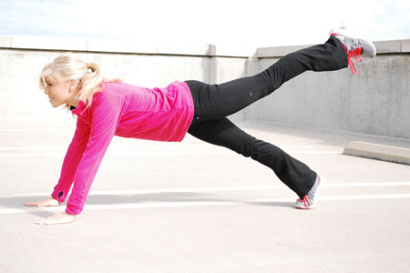 Push Up with Leg Lift