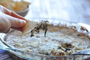 Healthy Spinach and Artichoke Dip Photo