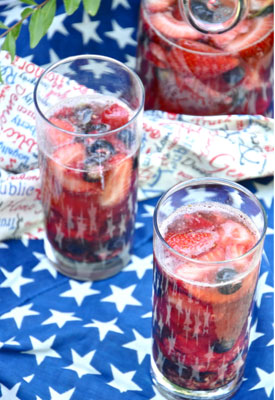 Red, White and Blue Sangria | 4th of July Recipes